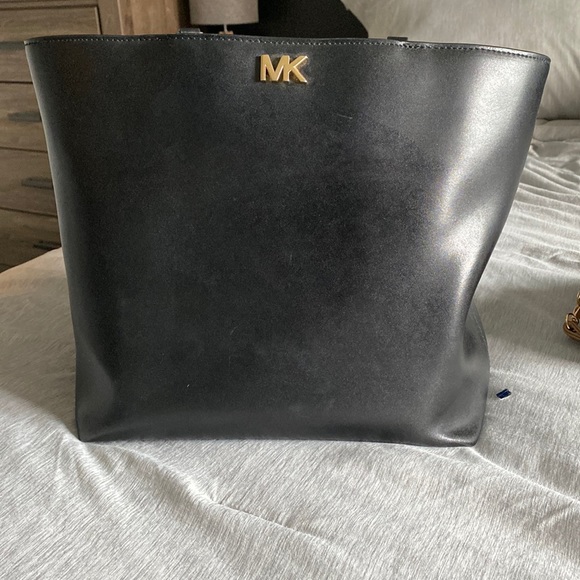 Michael Kors- Black Tote - Picture 1 of 5